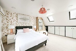 Windsor 5-bed House - Stroll to Castle - Sleeps 13