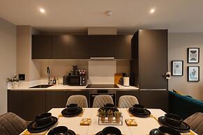Modern Central Leeds 3 Bedroom Apartment Sleeps 6