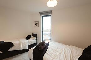 Modern Central Leeds 3 Bedroom Apartment Sleeps 6