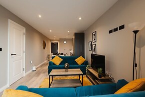 Modern Central Leeds 3 Bedroom Apartment Sleeps 6