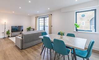 Seafront Penthouse w/ Balcony Central Brighton