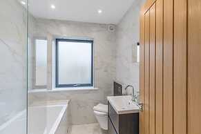 Seafront Penthouse w/ Balcony Central Brighton