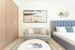 PVH - Azizi Riviera 13 - Modern Studio