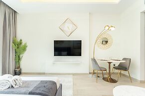PVH - Azizi Riviera 13 - Modern Studio