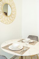 PVH - Azizi Riviera 13 - Modern Studio
