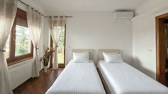 Makadam Hotel