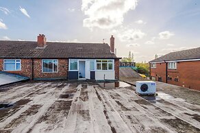 Luxury 3 Bed - 6 min to Airport