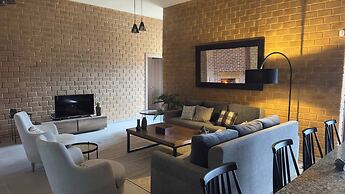 Lake Villa 3 Bedrooms