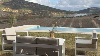 Lake Villa 3 Bedrooms
