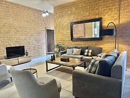 Lake Villa 3 Bedrooms