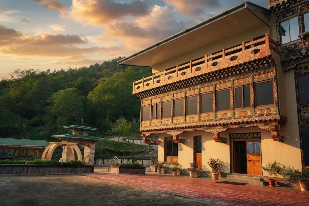 Norbu Lingka Resort