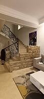 Charming 600sqm Villa With a Large Garden & Pool