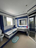 Charming 600sqm Villa With a Large Garden & Pool