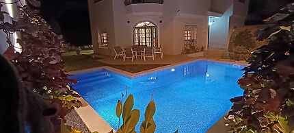 Charming 600sqm Villa With a Large Garden & Pool