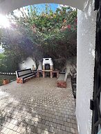 Charming 600sqm Villa With a Large Garden & Pool