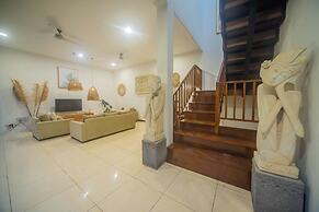 3BR Villa White Rose Central Canggu