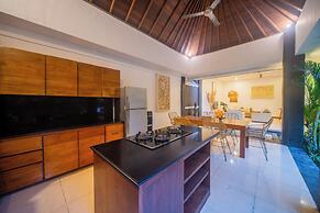 3BR Villa White Rose Central Canggu