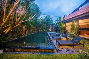 3BR Villa White Rose Central Canggu