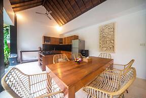 3BR Villa White Rose Central Canggu