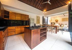 3BR Villa White Rose Central Canggu