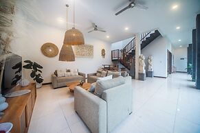 3BR Villa White Rose Central Canggu