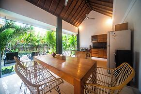 3BR Villa White Rose Central Canggu