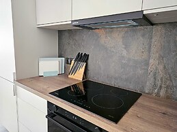 Coastline Residence - Designer Stay
