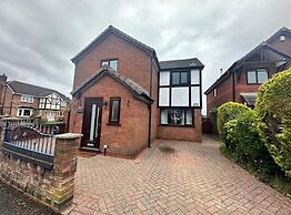 Charming 3-bedroom House in Radcliffe, Manchester