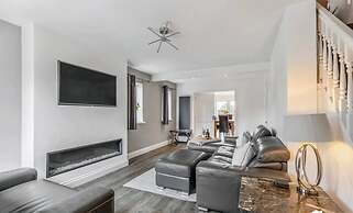 Charming 3-bedroom House in Radcliffe, Manchester