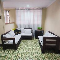 Gold House Parking & Hostal