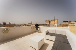 Charming Bormla Stay Terrace BBQ Pool Table