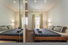Charming Bormla Stay Terrace BBQ Pool Table