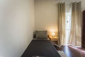 Charming Bormla Stay Terrace BBQ Pool Table