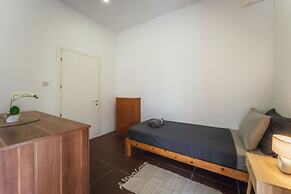 Charming Bormla Stay Terrace BBQ Pool Table