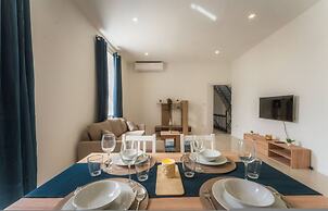 Charming Bormla Stay Terrace BBQ Pool Table