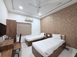 Hotel SR Executive Akola