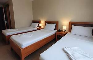 Fuente Oro Business Suites