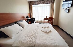 Fuente Oro Business Suites