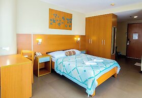 Fuente Oro Business Suites
