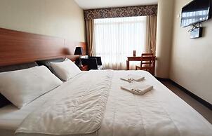 Fuente Oro Business Suites