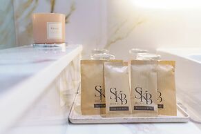 Sakhonburi Cozy Hotel