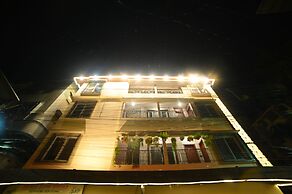 ELORA'S INN