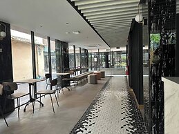 ARNI HEXA Hotel at MRT Samyan