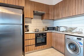 Sunshine 1-BR Apt. & Blacony in Larnaca