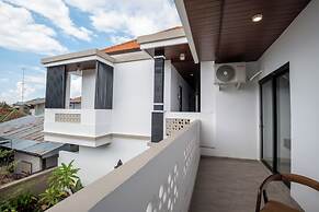 Gumitish Residence Singaraja
