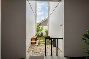 Gumitish Residence Singaraja