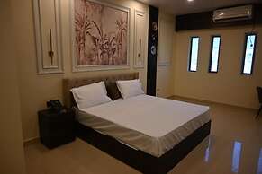 The Royal Dining Restaurant & Motel