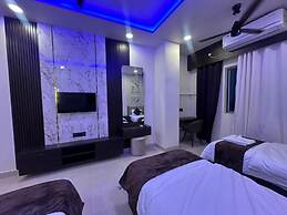 The Royal Dining Restaurant & Motel