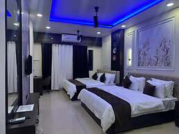 The Royal Dining Restaurant & Motel