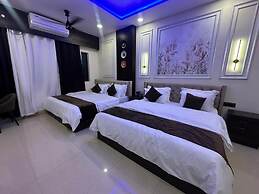The Royal Dining Restaurant & Motel